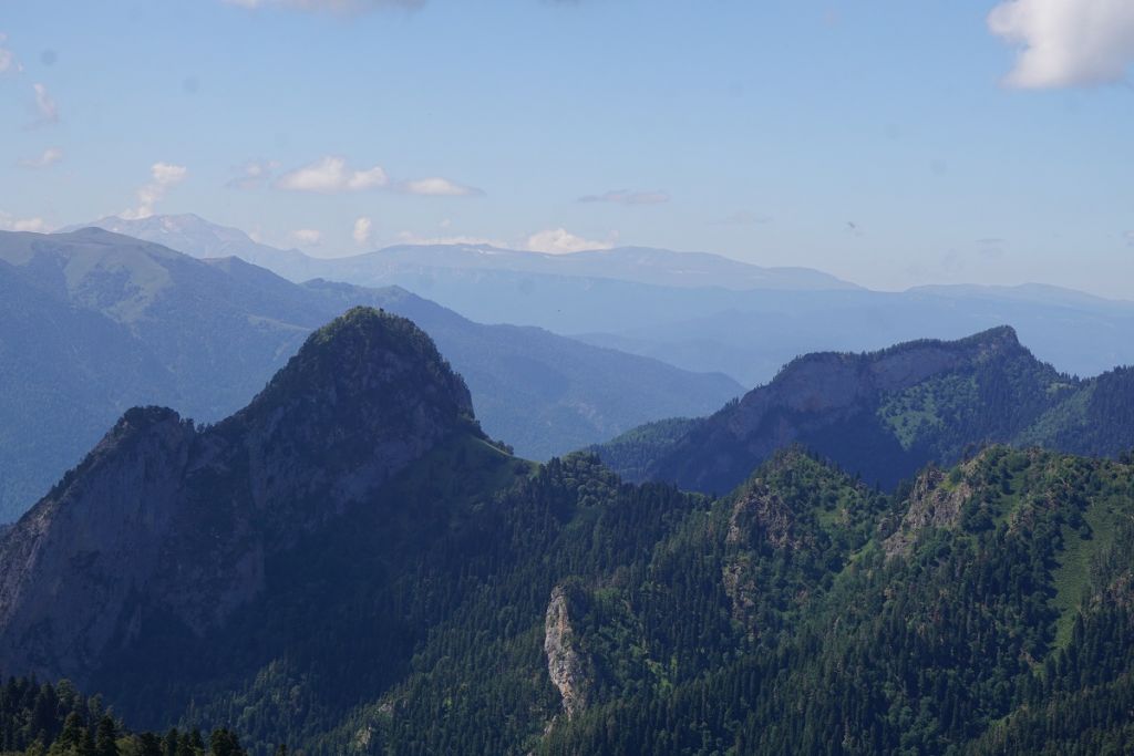 Скала Афонка и гора Слесарня, граница Заповедника