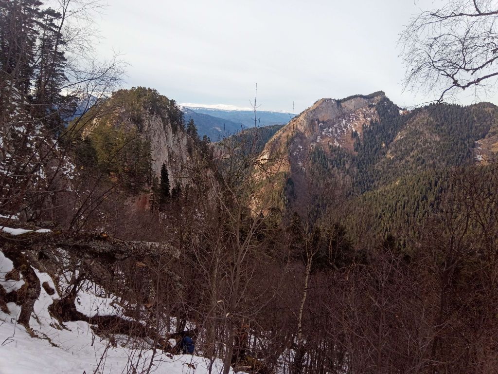 Малая вершина Афонки и гора Слесарня